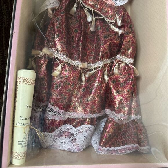Victorian Treasures Porcelain Dolls - Picture 5 of 5